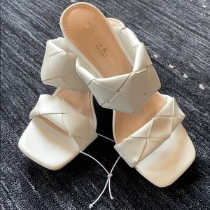 Olivia And Kate padded sandals size 7